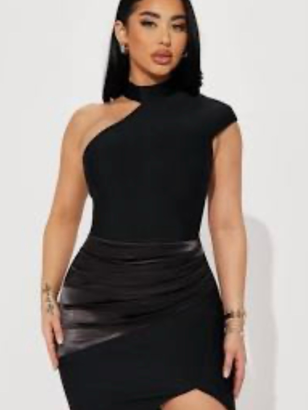 Fashion Nova One-Shoulder Black Asymmetric Bodycon Dress
(#108)